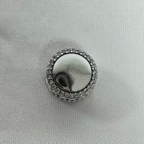 Pandora USA Exclusive U.S. Flag Stars & Stripes Button Charm, S925 Silver - Picture 2 of 4